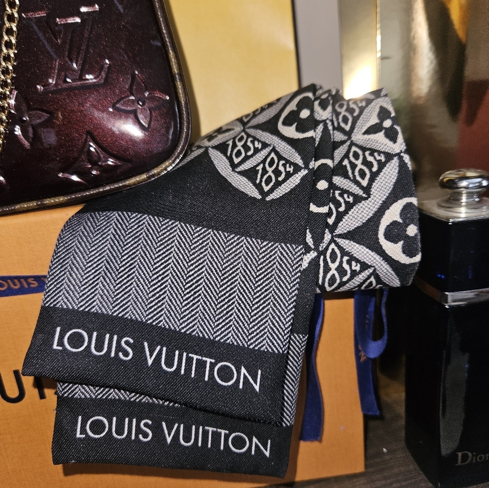 Louis Vuitton Herringbone Pattern Monogram Scarf